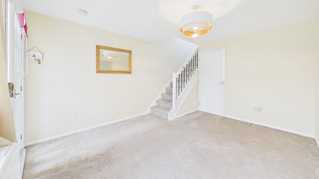 Property photo 3 of 13 48265010