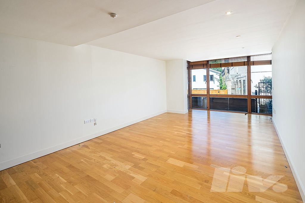 Property photo 2 of 12 Photo 8