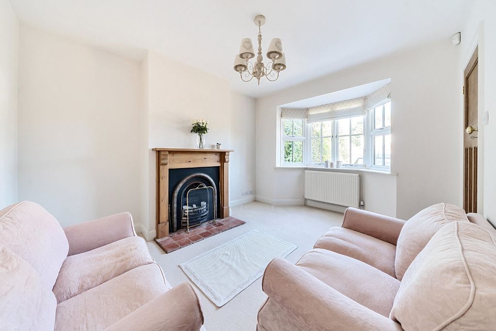 Property photo 3 of 16 Sitting Room