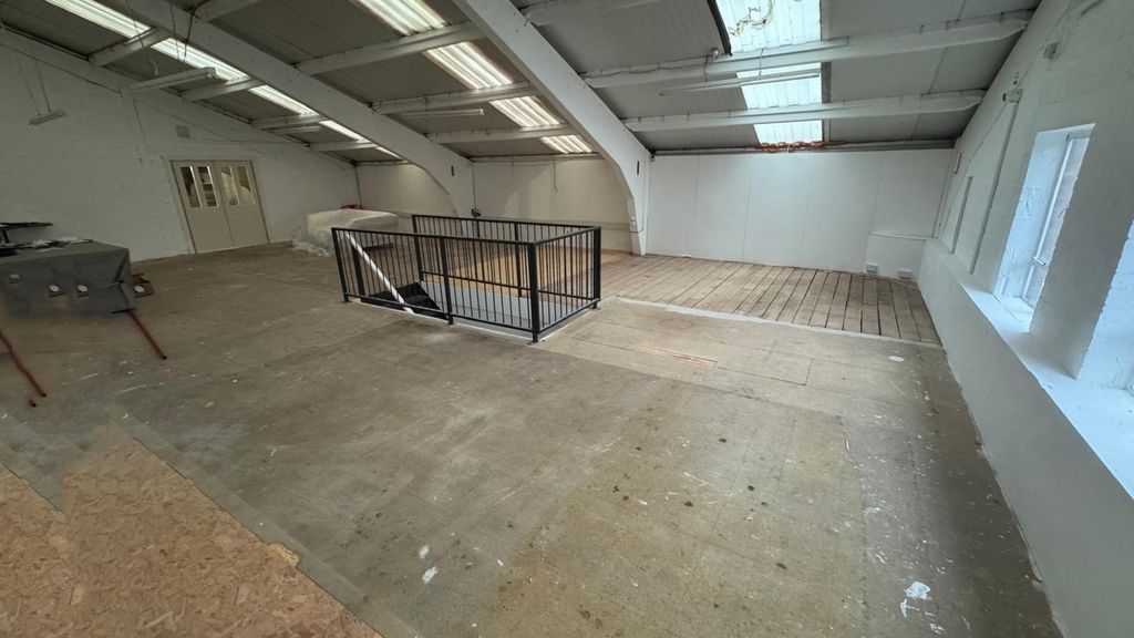 Property photo 2 of 5