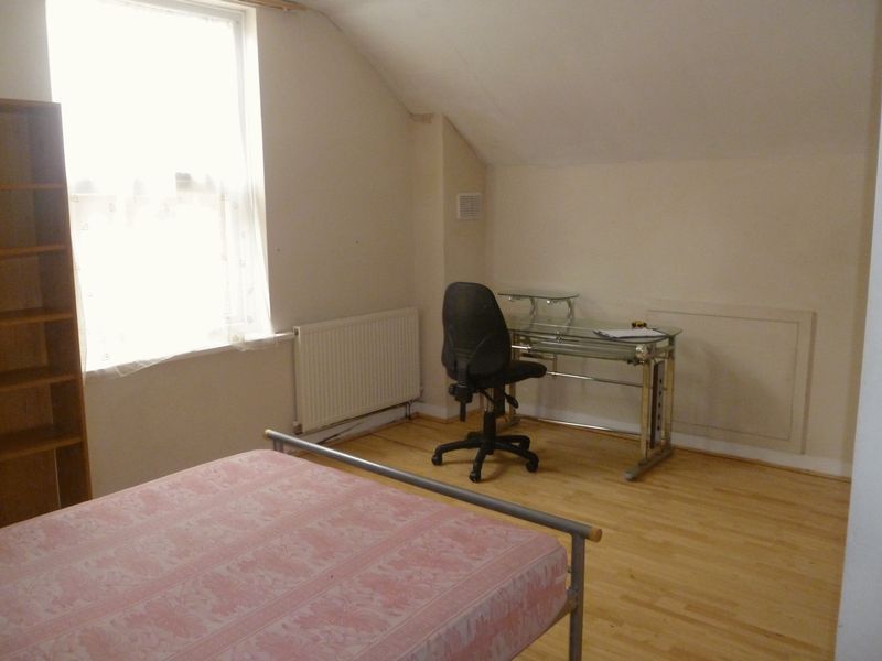 Property photo 3 of 8 Photo 10