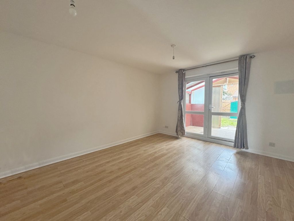 Property photo 2 of 6 Gallery