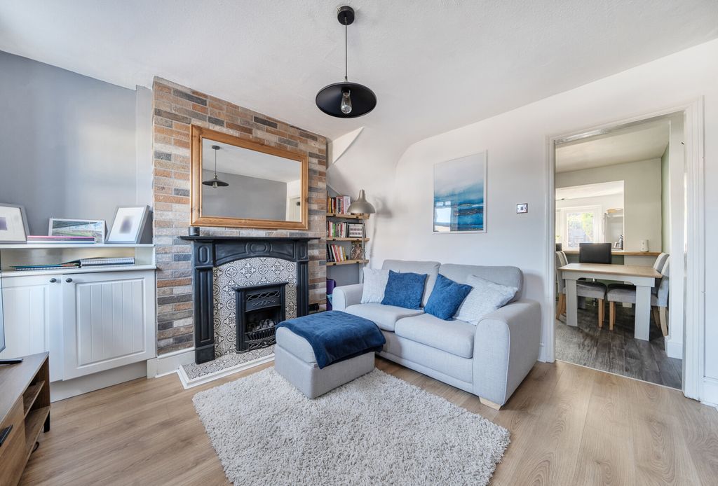 Property photo 2 of 11 1438624-1-69d4E29...