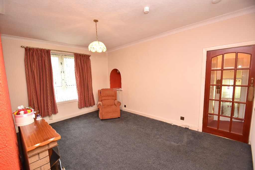 Property photo 3 of 13 5240273