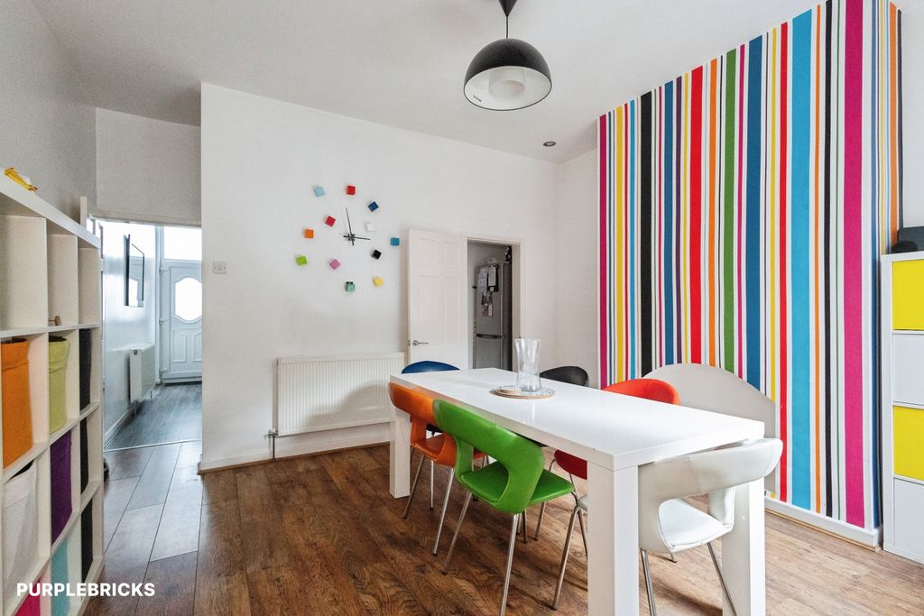 Property photo 3 of 14 Dining Room