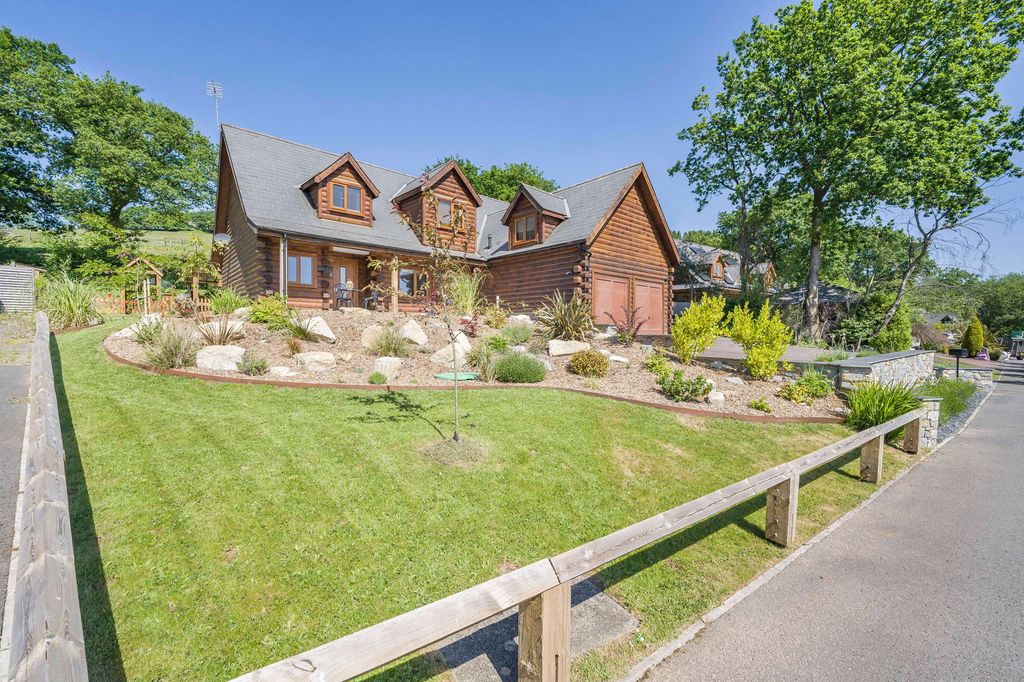 Property photo 2 of 46