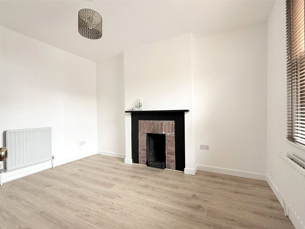 Property photo 1 of 18 Picture No. 01