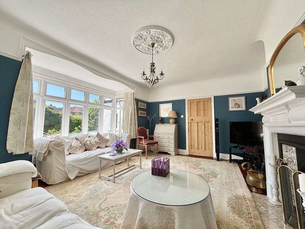 Property photo 3 of 19