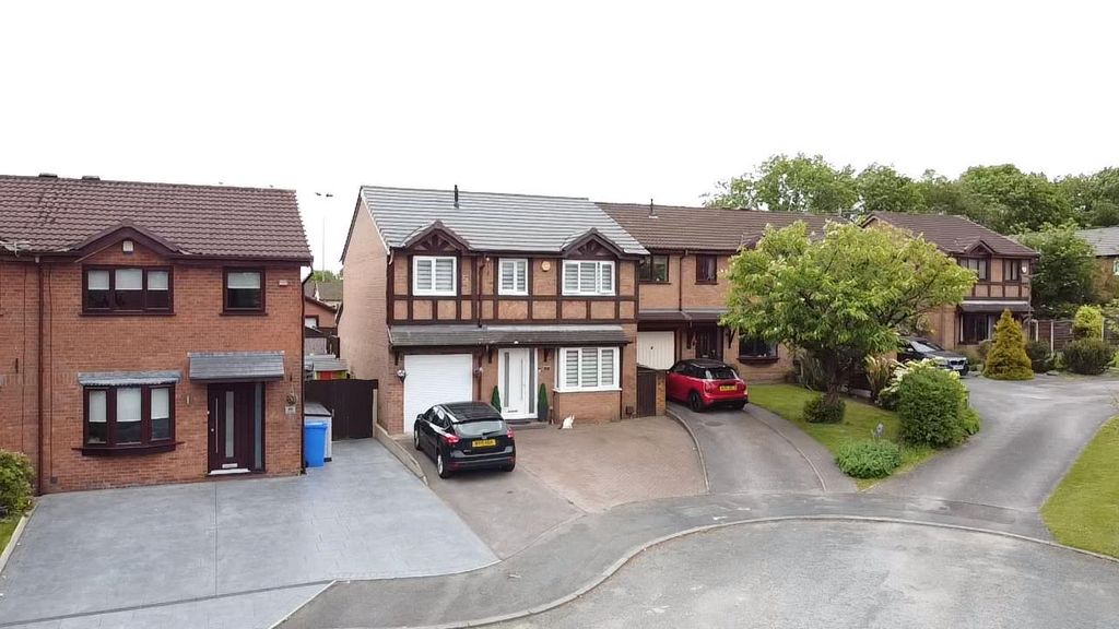 Property photo 1 of 28 Outside - Front