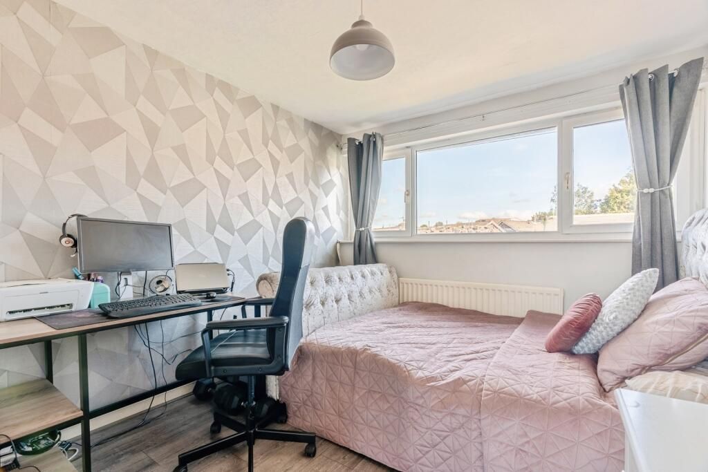 Property photo 2 of 3