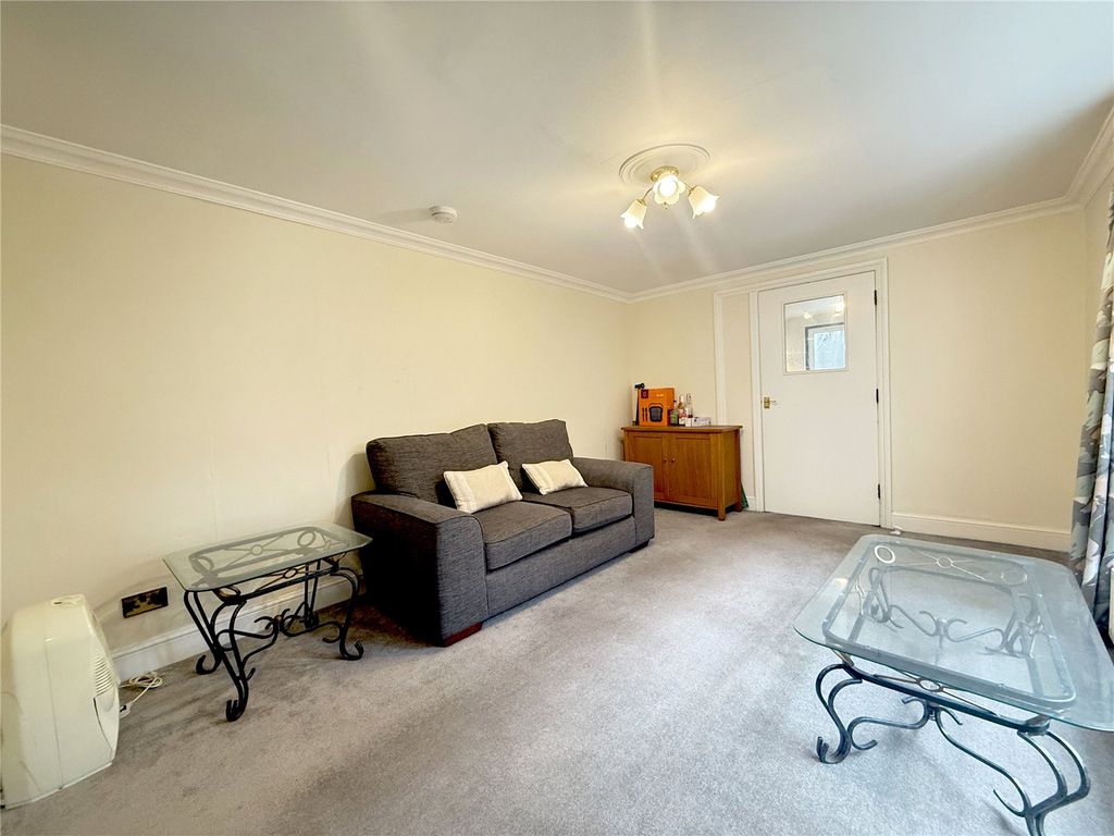 Property photo 3 of 8 Picture No. 52