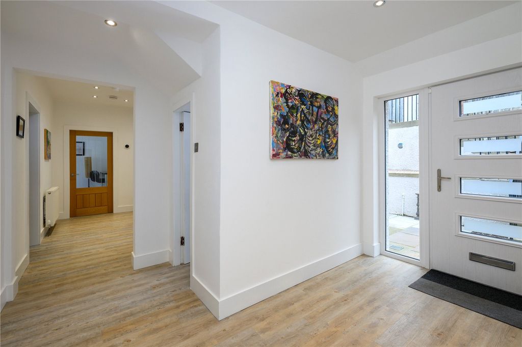 Property photo 3 of 31 Hall