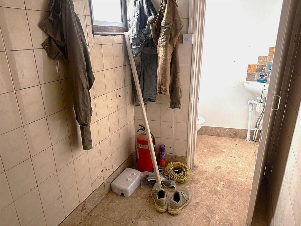 Property photo 1 of 5 Upper Tooting Road 115  Commercial Property To Let