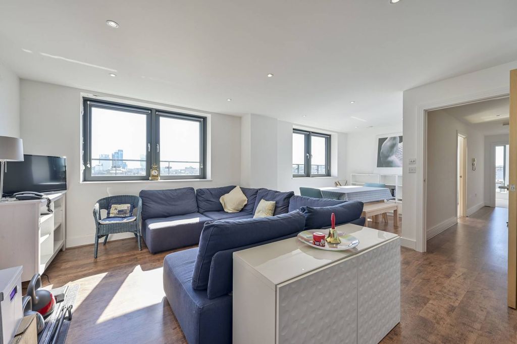 Property photo 2 of 12