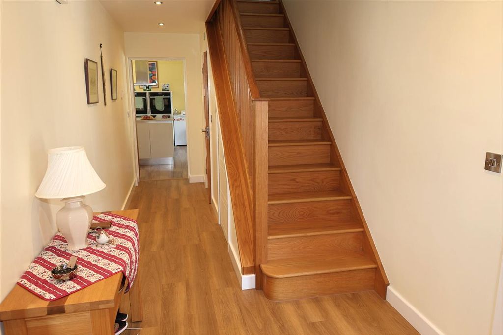 Property photo 3 of 17 Hallway