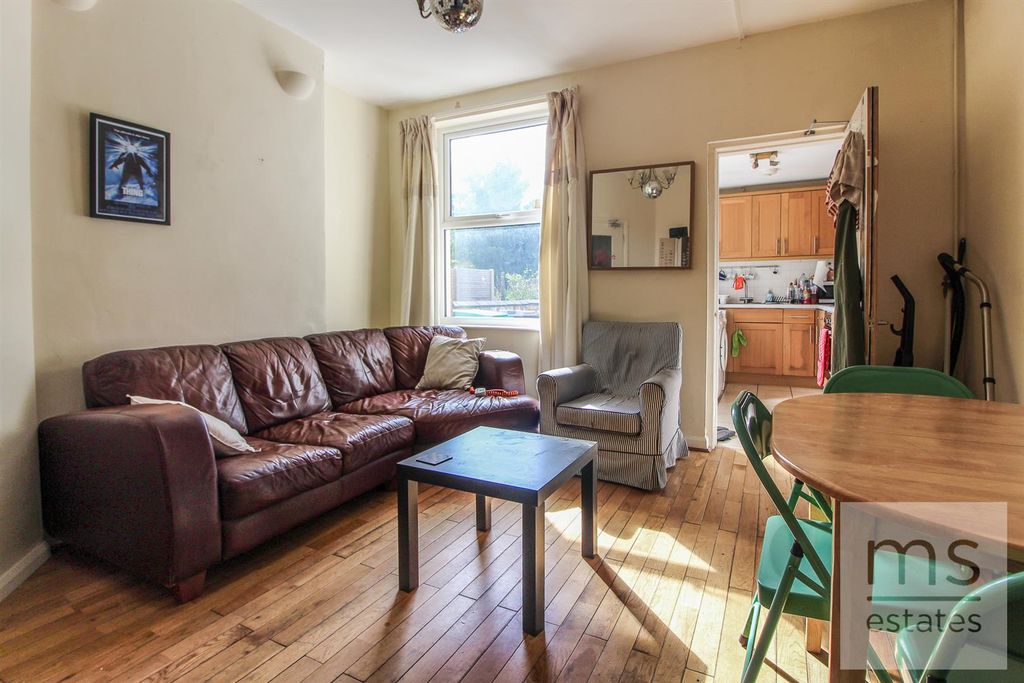 Property photo 2 of 12 Img_8557.Jpg