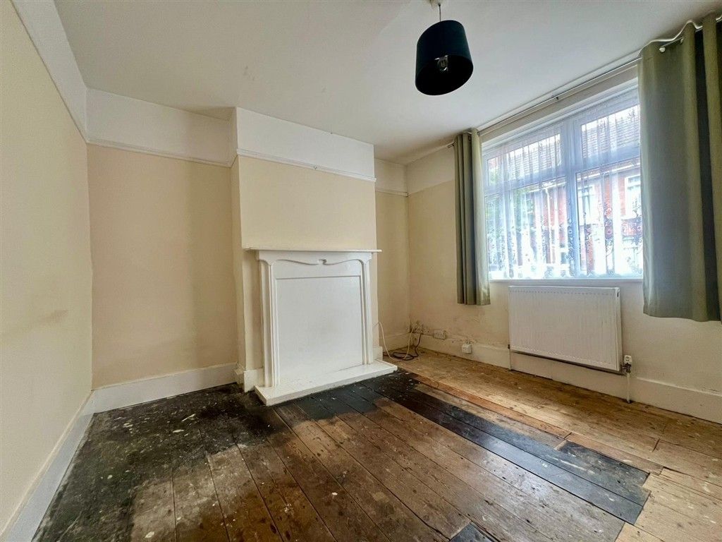 Property photo 2 of 6 Lounge