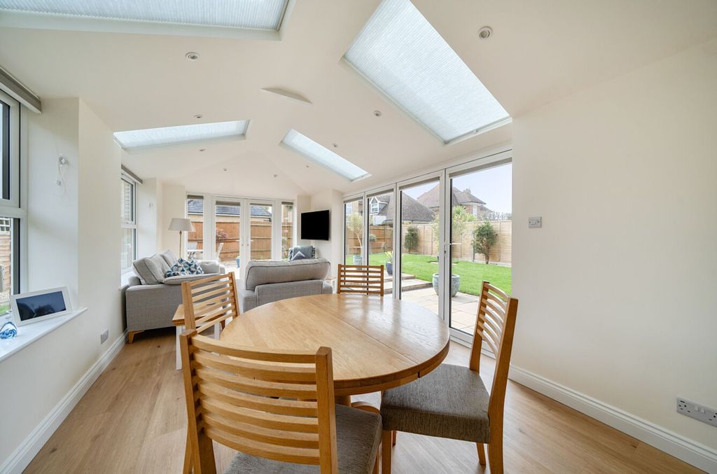 Property photo 3 of 23