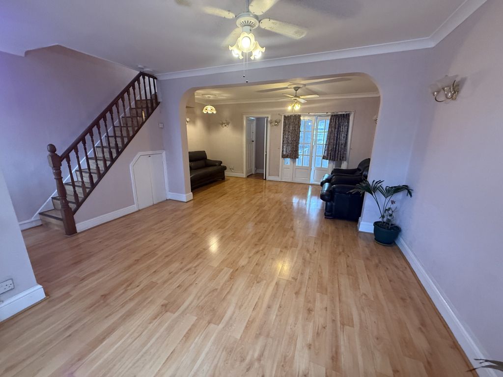 Property photo 2 of 13 Gallery