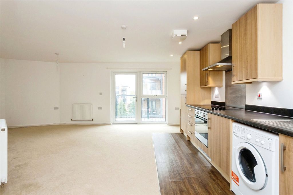 Property photo 2 of 13 Picture No. 11