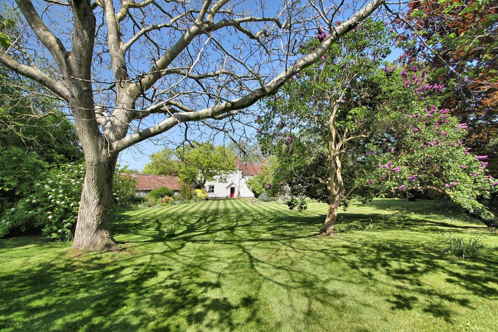 Property photo 1 of 24