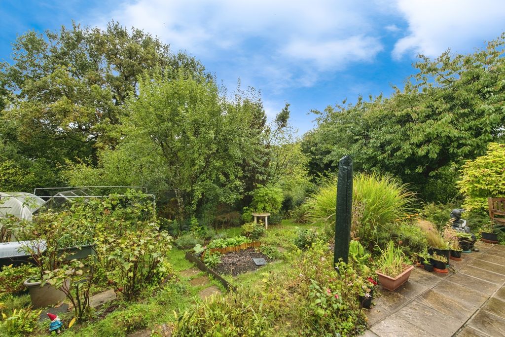 Property photo 2 of 17 Photo