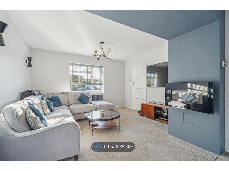 Property photo 3 of 12