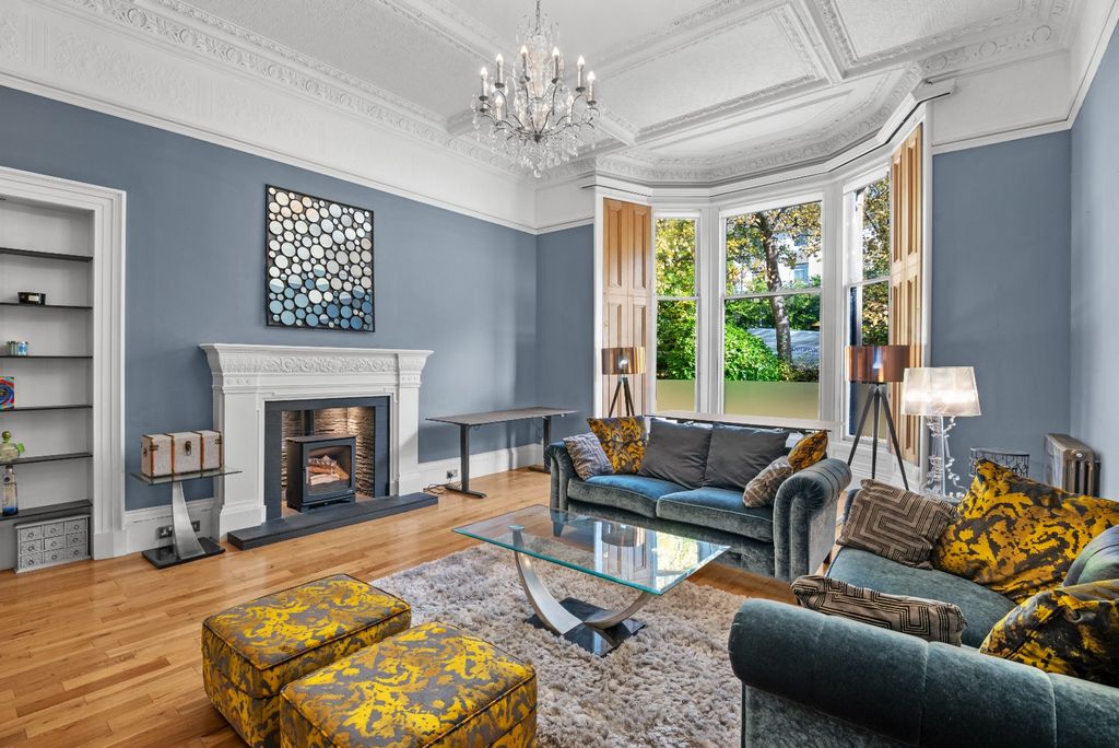 Property photo 2 of 28