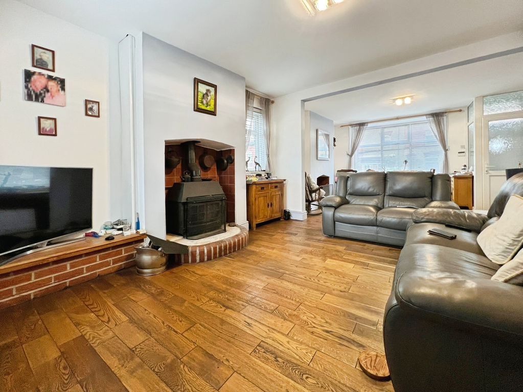 Property photo 1 of 15 Lounge