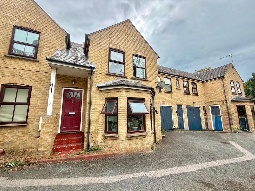 Property photo 1 of 8