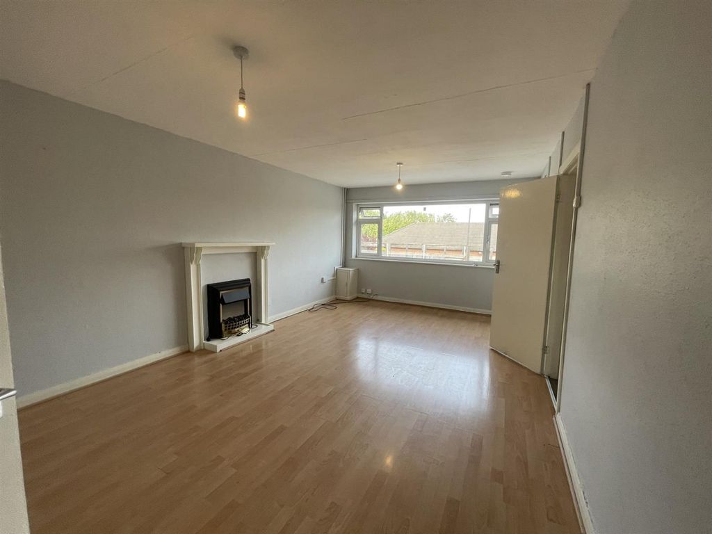 Property photo 3 of 8 Thumbnail_Img_4455.Jpg