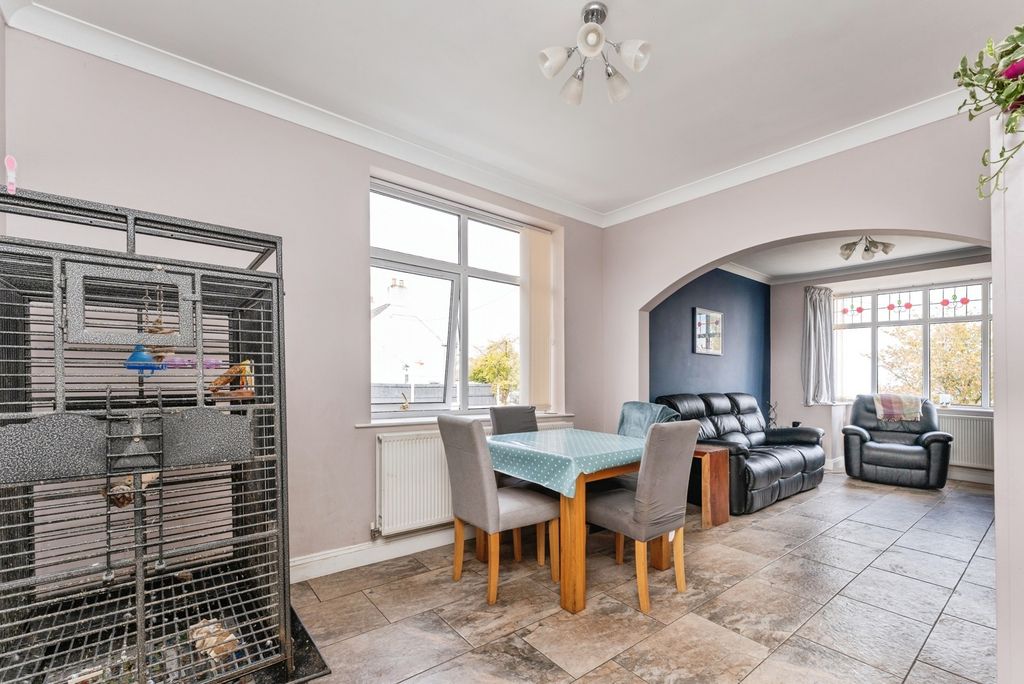 Property photo 2 of 17 Photo