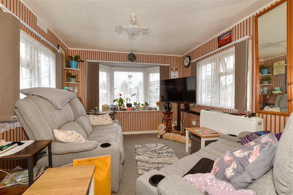 Property photo 3 of 7 Kitchen/ Lounge/ Dining Area