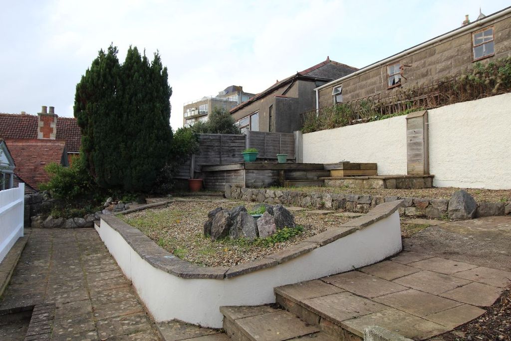 Property photo 3 of 20