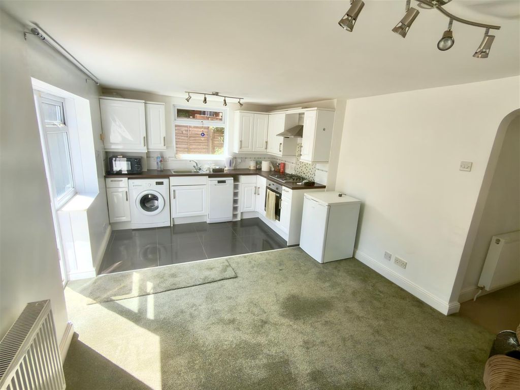 Property photo 2 of 14 Kitchen.Jpg
