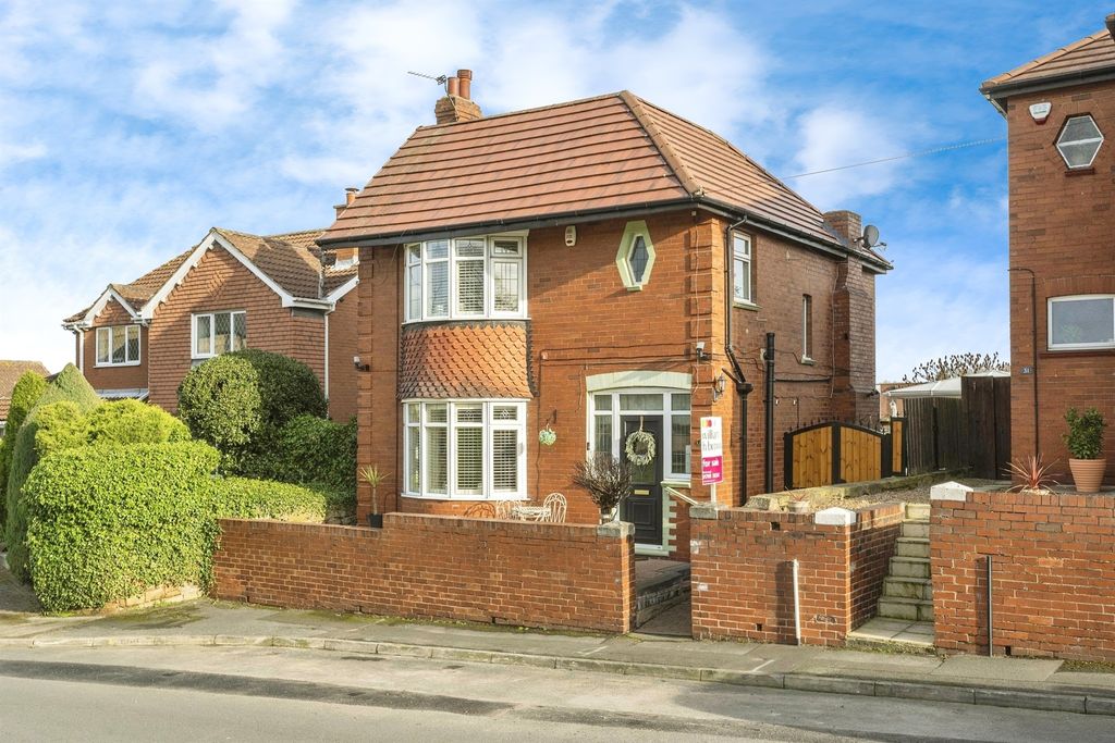 Property photo 2 of 17