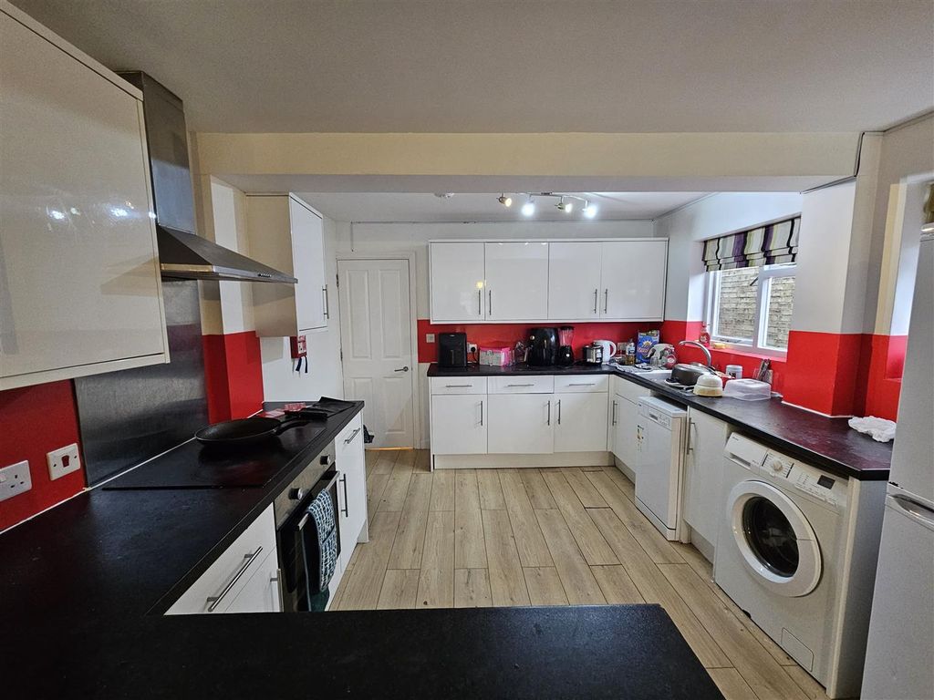 Property photo 1 of 23 Kitchen