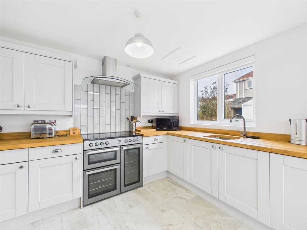 Property photo 2 of 27 Cam02295G0-Pr0390-Still010.Jpg