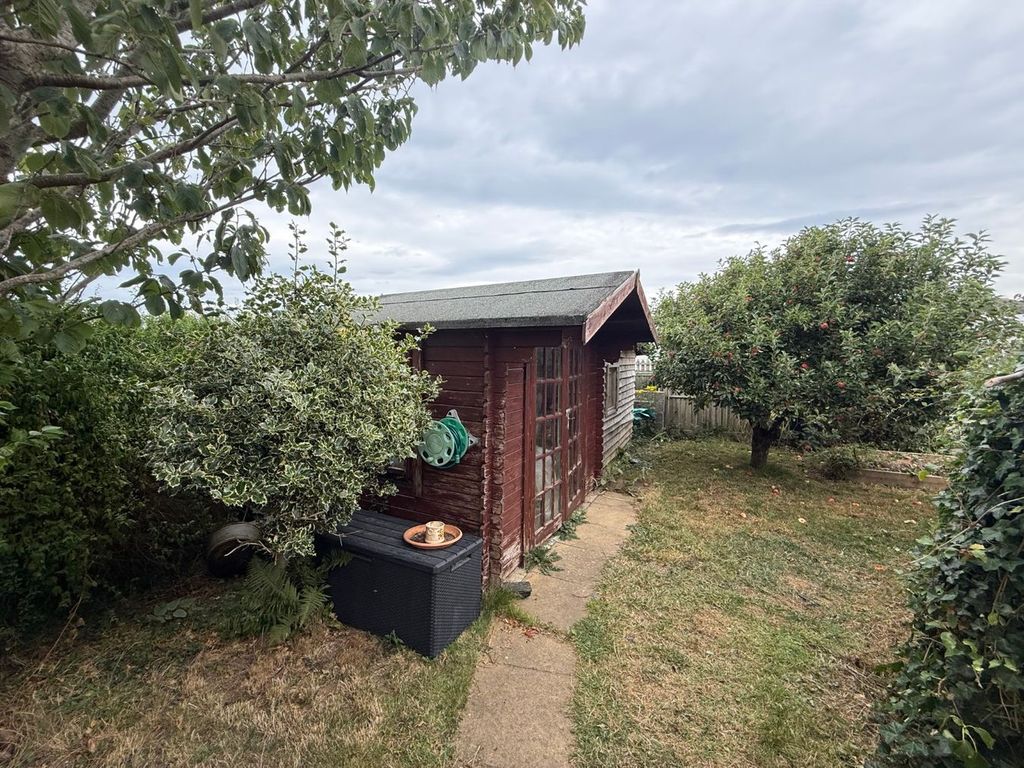 Property photo 2 of 24