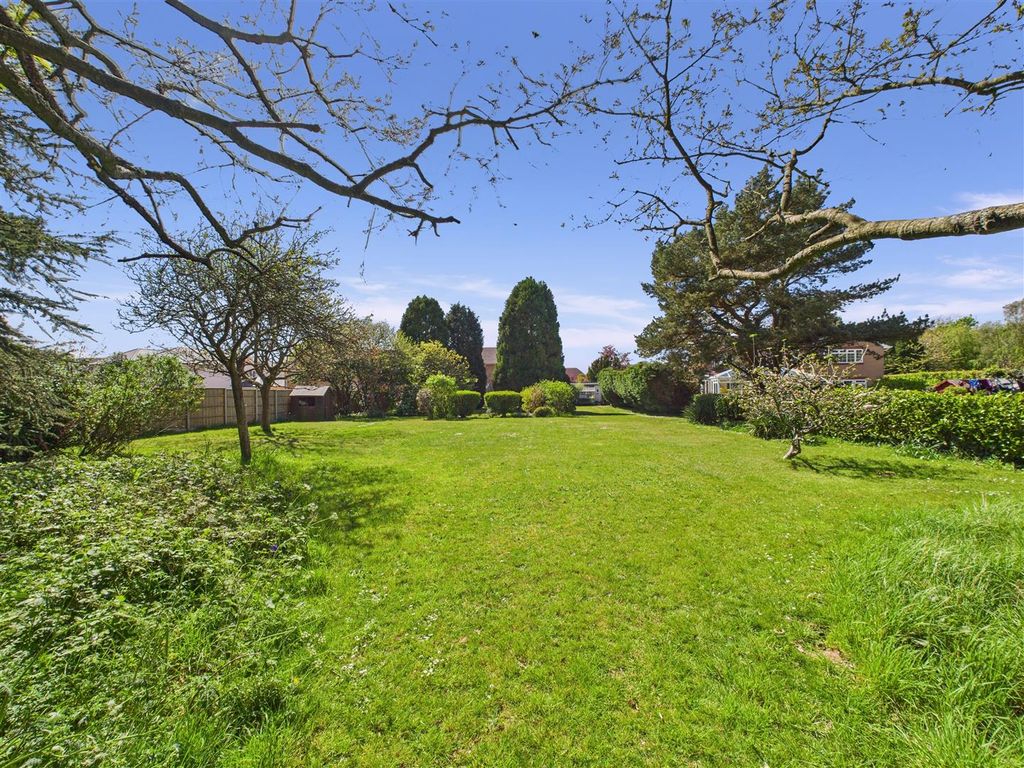 Property photo 2 of 15 19354715_230999572.Jpg