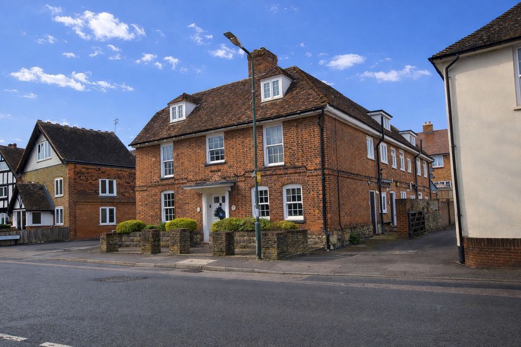 Property photo 1 of 9 Photo 5