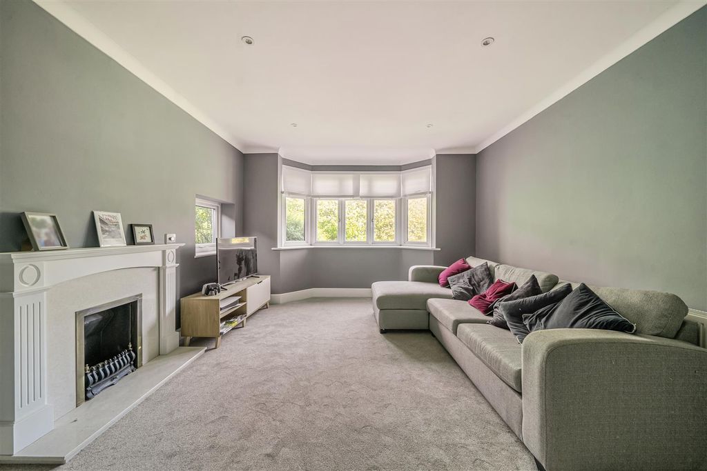 Property photo 2 of 16 1-6A105Adf8E94d-1458471 (16)-1.Jpg