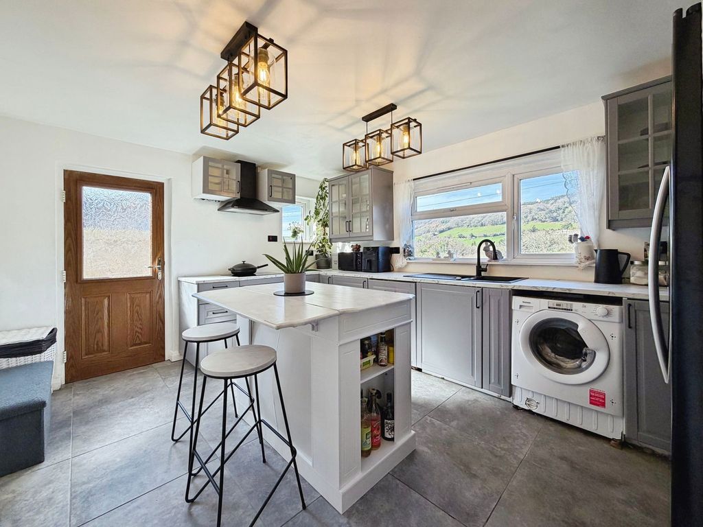 Property photo 3 of 29