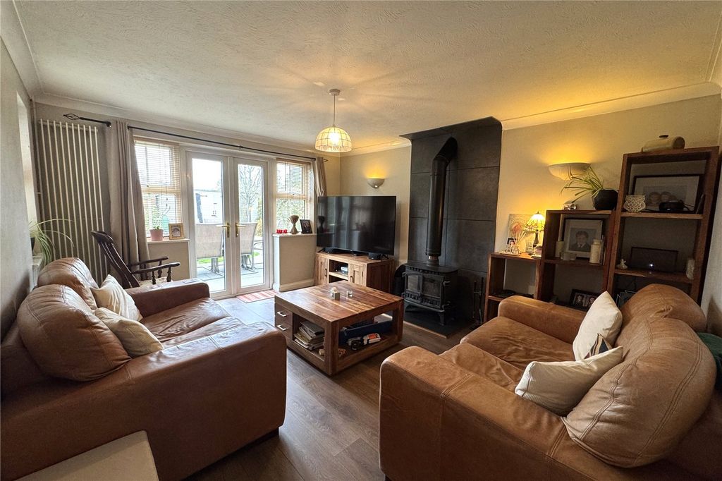 Property photo 2 of 19 Picture No. 36