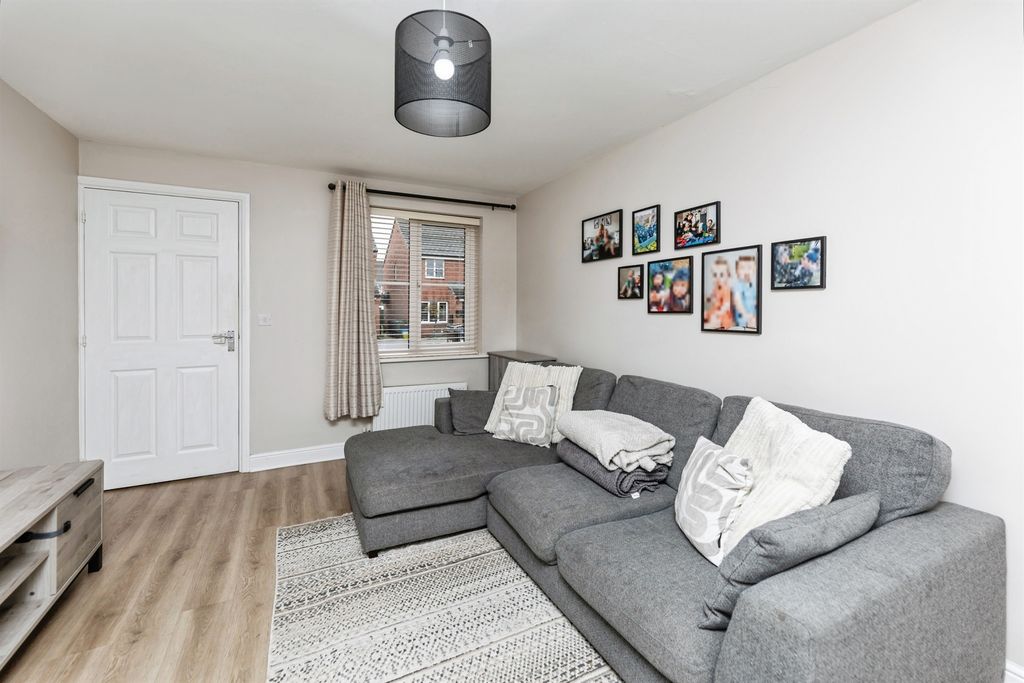 Property photo 3 of 17