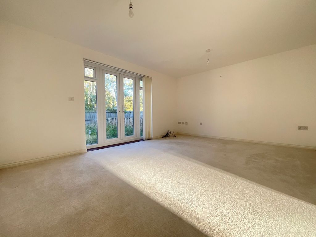 Property photo 3 of 13 3826116