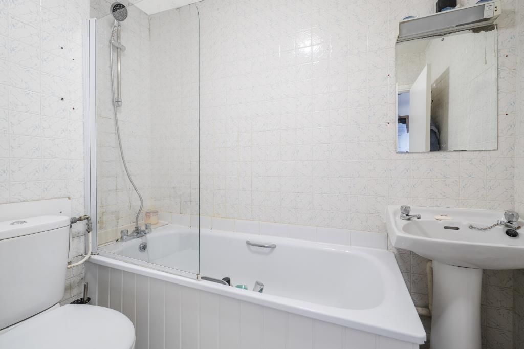 Additional image 13 of 2 bed flat for saleLightwater, Surrey GU18