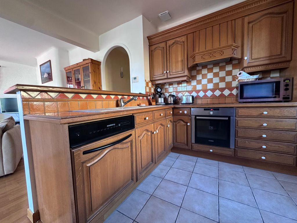 Property photo 3 of 21