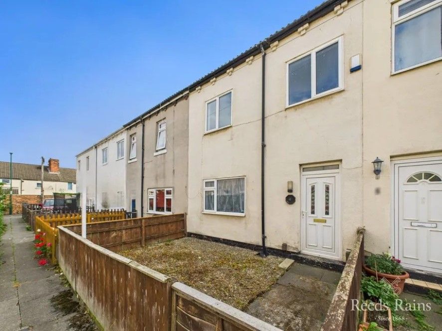Property photo 1 of 12