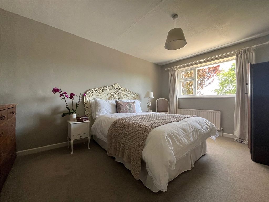 Property photo 3 of 12 Picture No. 18